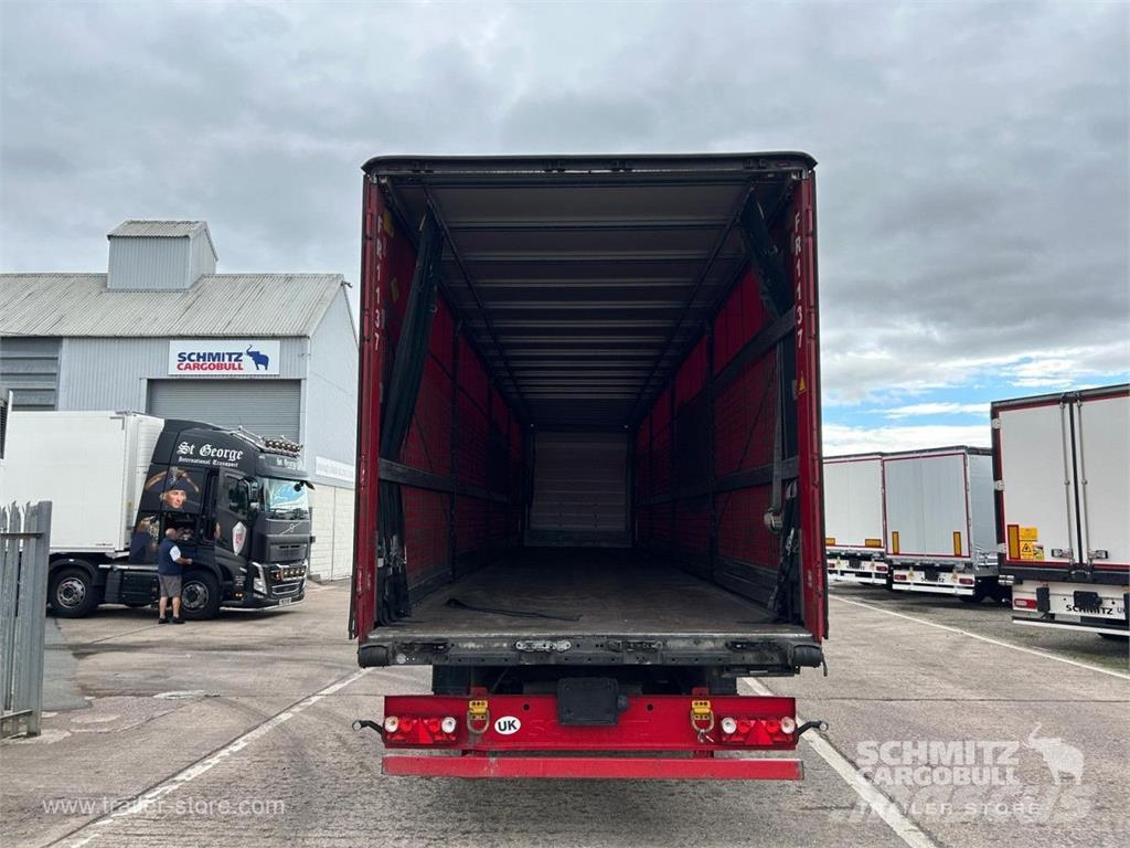 Schmitz Cargobull Curtainsider Standard Curtainsider semi-trailers