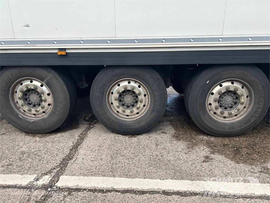 Schmitz Cargobull Reefer Multitemp Piekabes ar temperatūras kontroli
