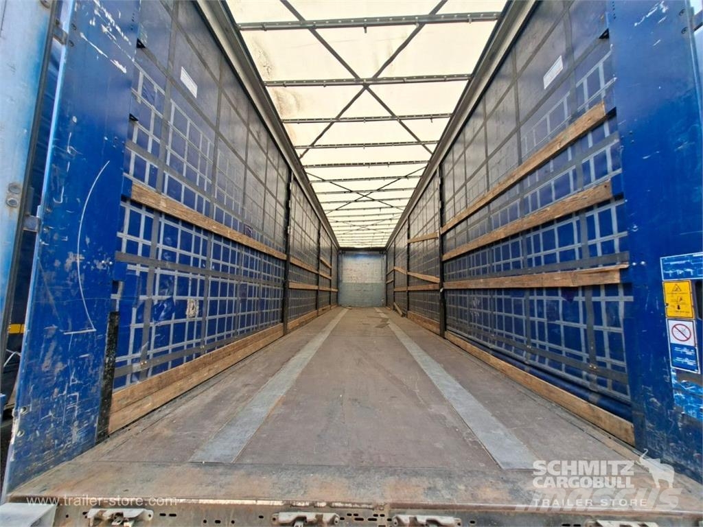 Kögel Curtainsider Mega Tents puspiekabes