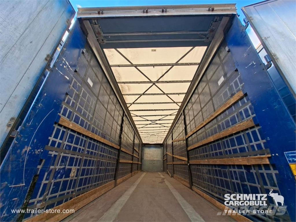 Kögel Curtainsider Mega Kapelltrailer