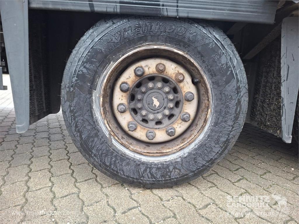 Schmitz Cargobull Curtainsider Mega Plachtové návesy