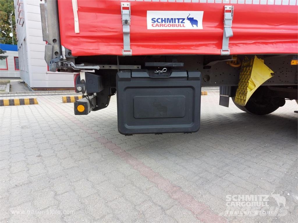 Schmitz Cargobull Curtainsider Mega Semirremolques con caja de lona