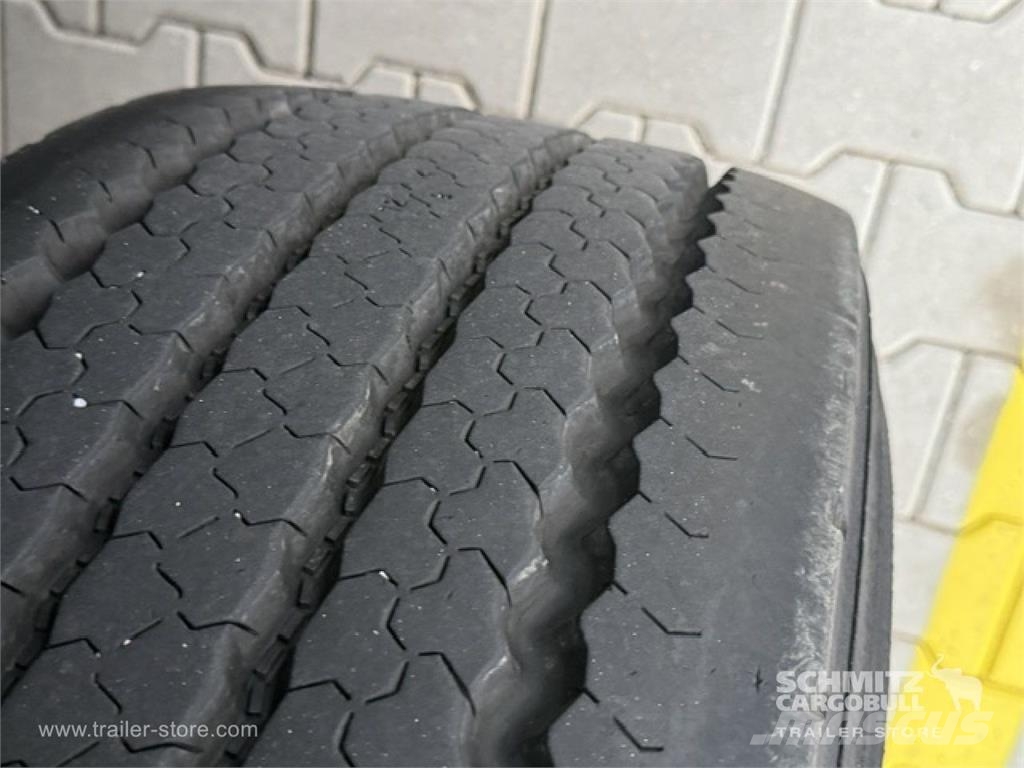 Schmitz Cargobull Curtainsider Standard نصف مقطورات بباب جانبي