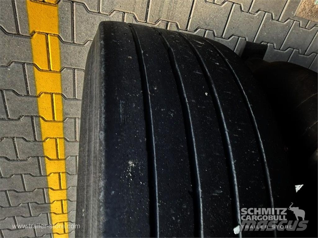 Schmitz Cargobull Curtainsider Standard نصف مقطورات بباب جانبي
