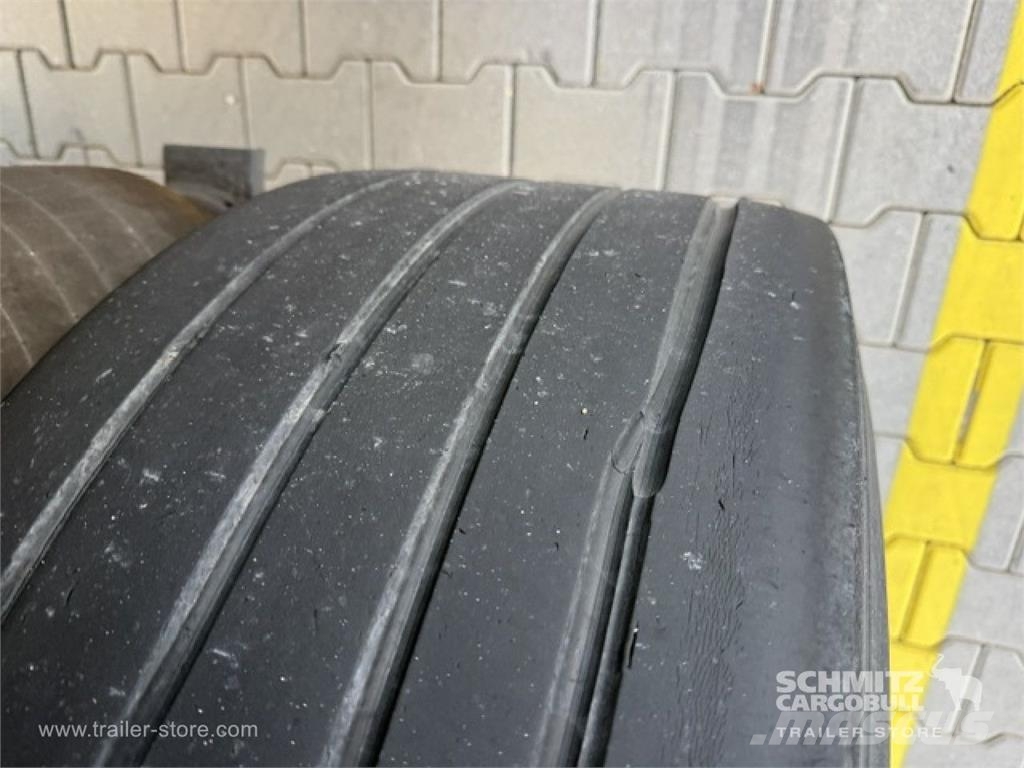 Schmitz Cargobull Curtainsider Standard نصف مقطورات بباب جانبي