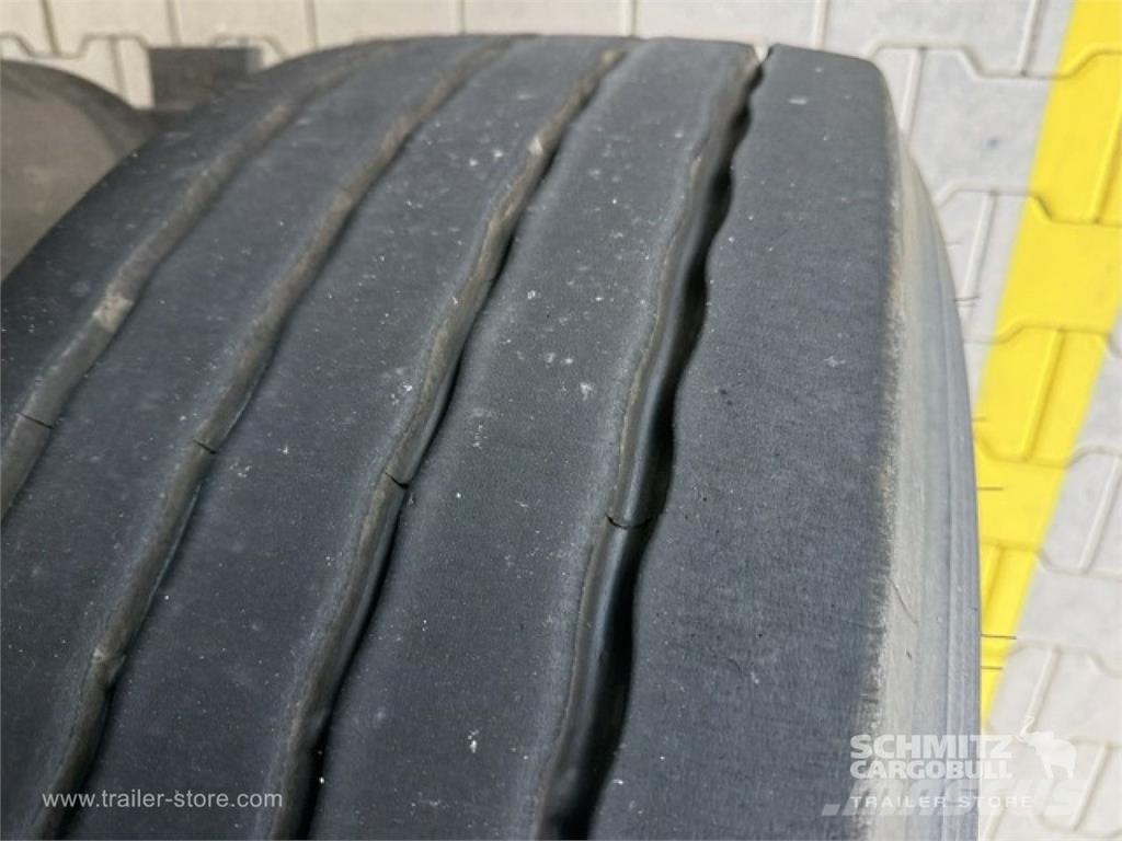 Schmitz Cargobull Curtainsider Standard نصف مقطورات بباب جانبي