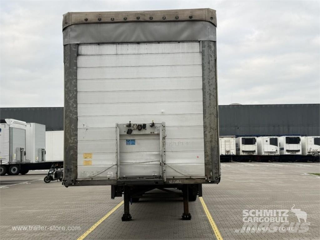 Schmitz Cargobull Curtainsider Standard نصف مقطورات بباب جانبي
