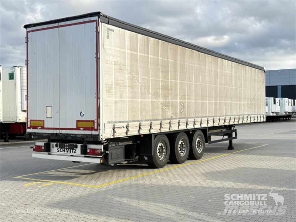 Schmitz Cargobull Curtainsider Standard نصف مقطورات بباب جانبي