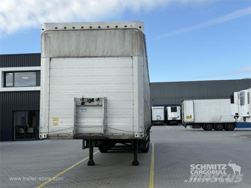 Schmitz Cargobull Curtainsider Standard نصف مقطورات بباب جانبي