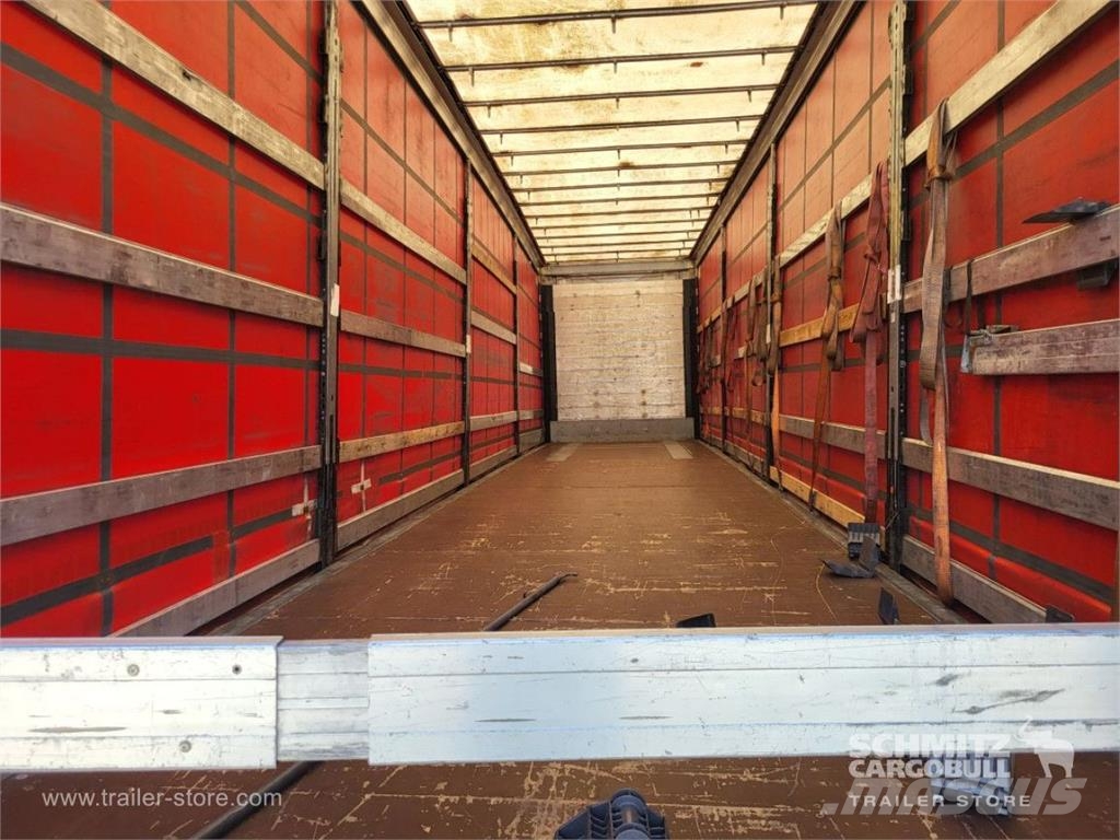 Schmitz Cargobull Curtainsider Mega Semirremolques de caja de lona