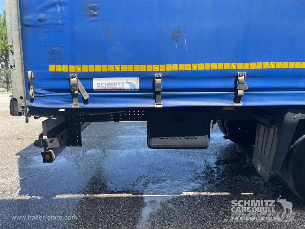 Schmitz Cargobull Curtainsider Mega نصف مقطورات بباب جانبي