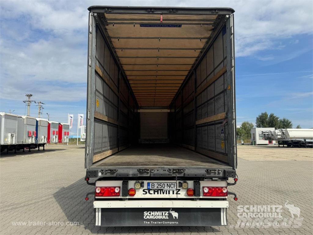 Schmitz Cargobull Curtainsider Standard Kapelltrailer