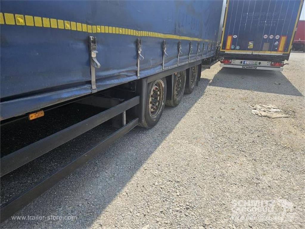 Schmitz Cargobull Curtainsider Mega Semirremolques con caja de lona
