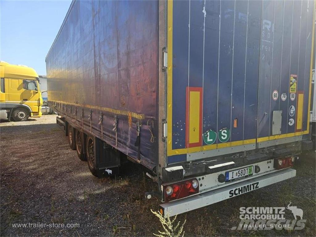 Schmitz Cargobull Curtainsider Mega Curtainsider semi-trailers