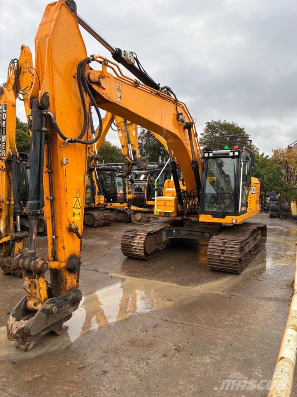 JCB 220X Crawler excavators