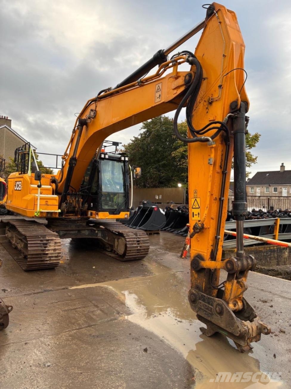 JCB 220X Crawler excavators