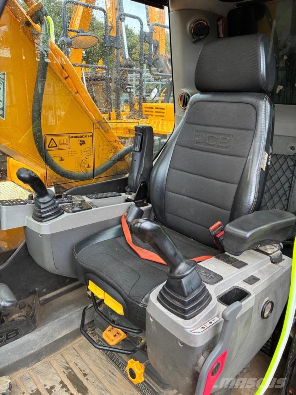JCB 220X Crawler excavators