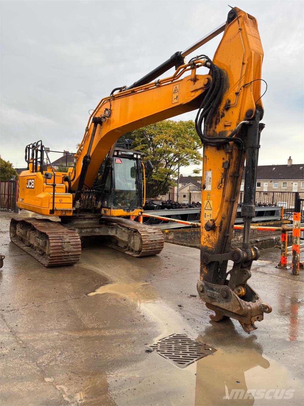 JCB 220X Crawler excavators