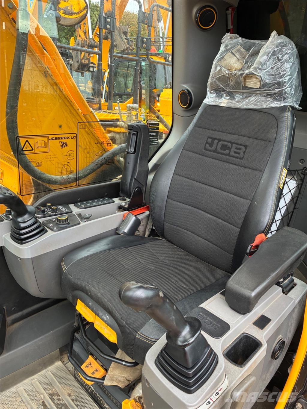 JCB 220X Crawler excavators