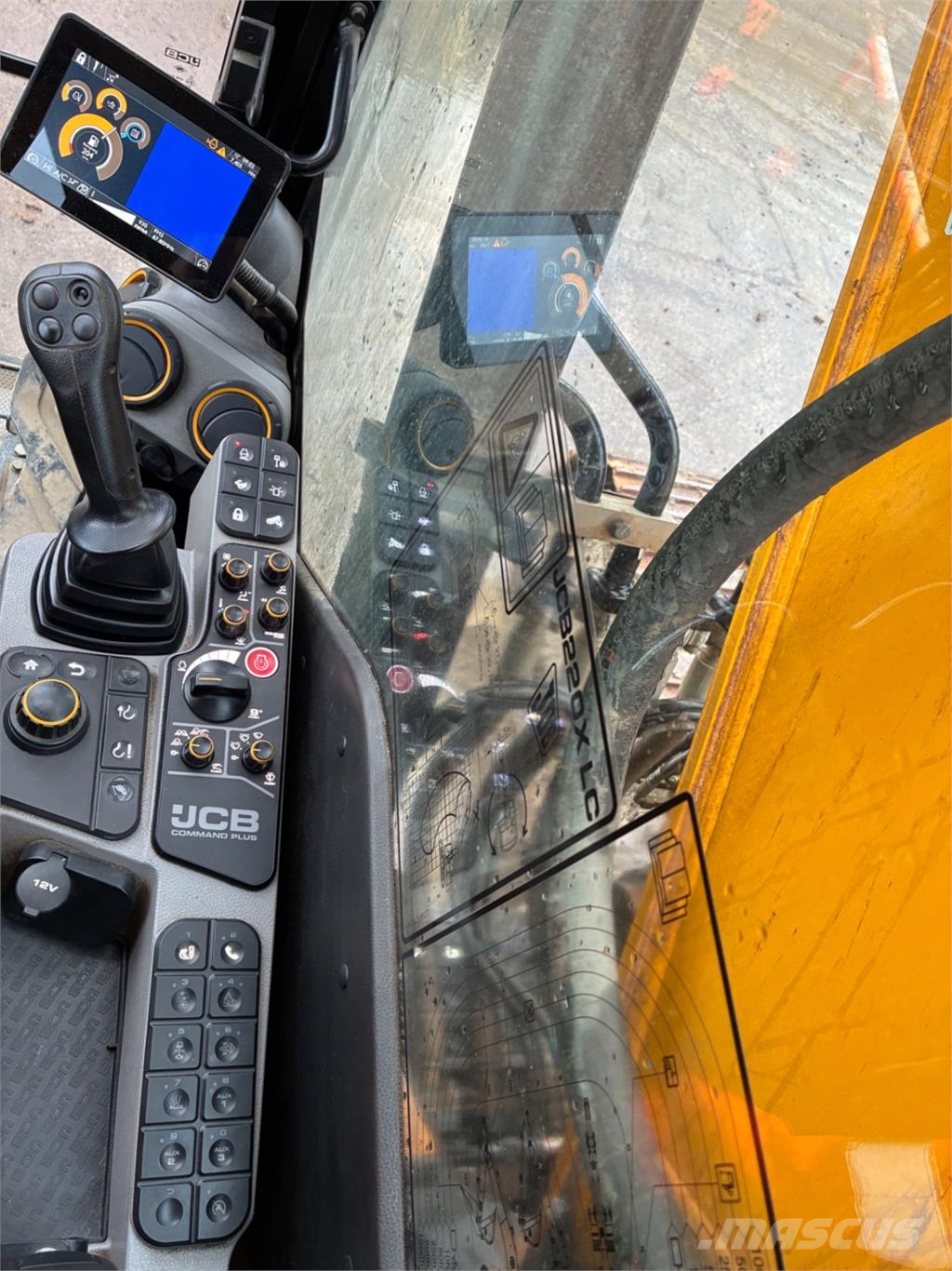 JCB 220X Crawler excavators