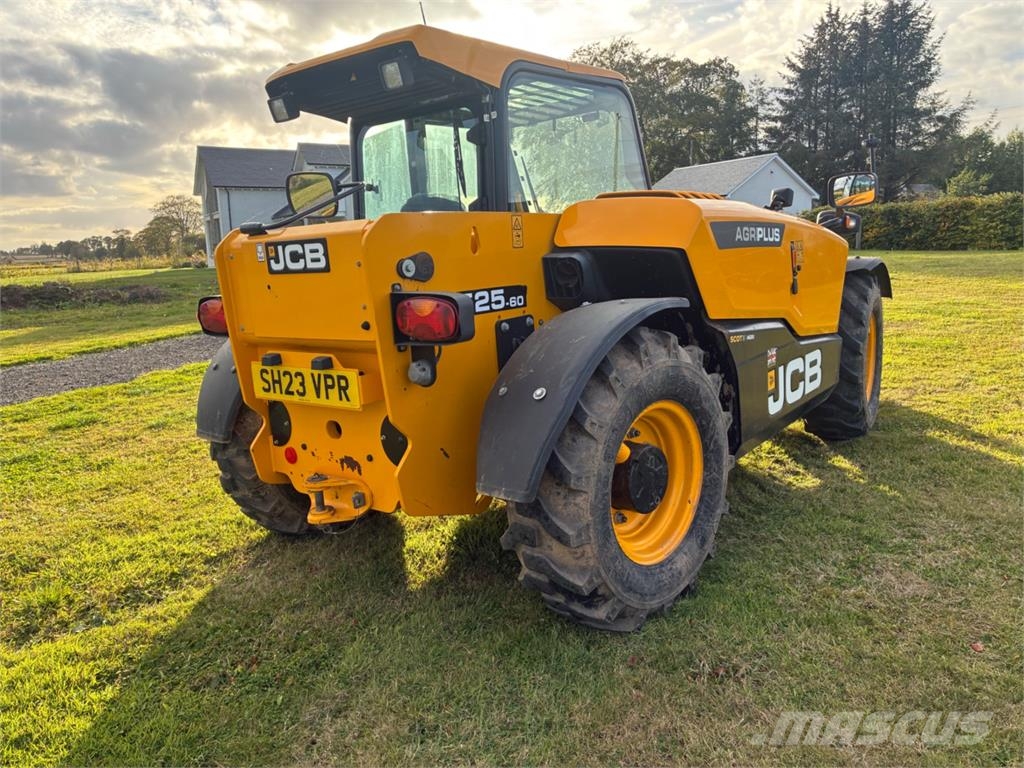JCB 525-60 PLUS Telescopic handlers
