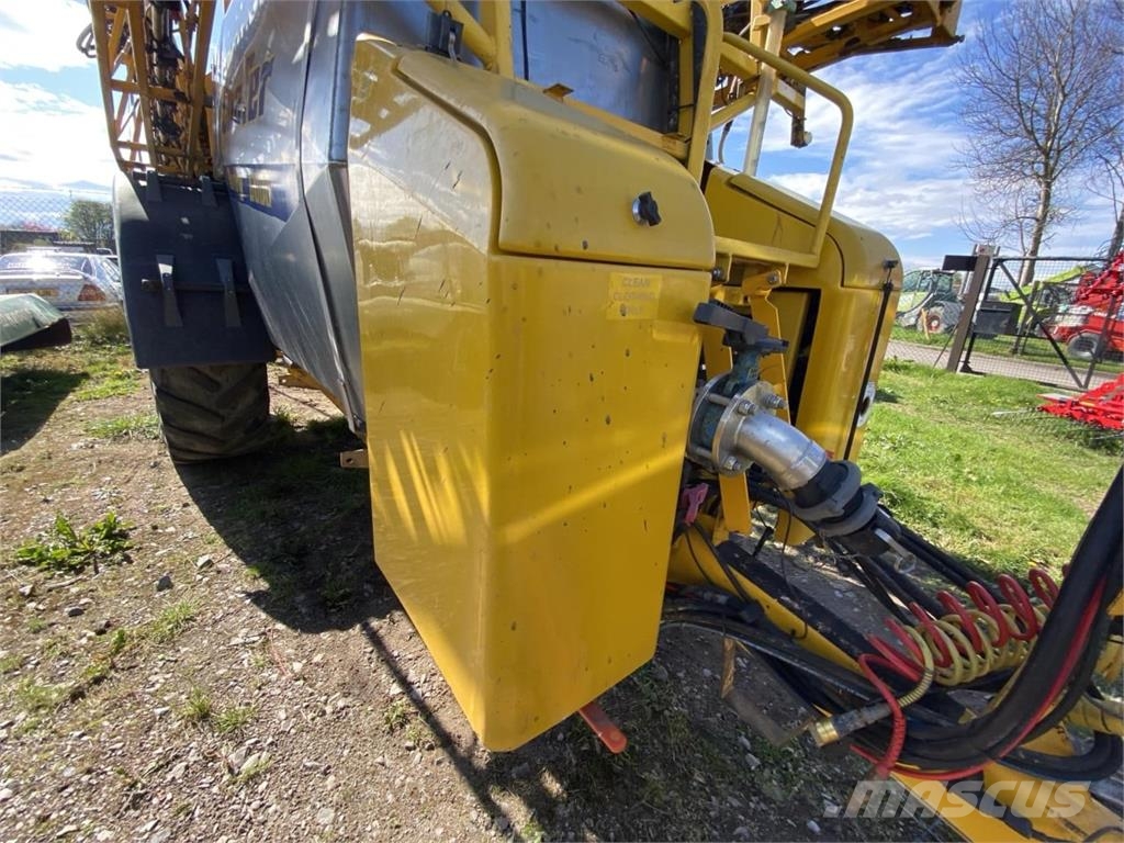 Chafer 6000 LITRE FERT SPREADER Skystų trąšų purkštuvai