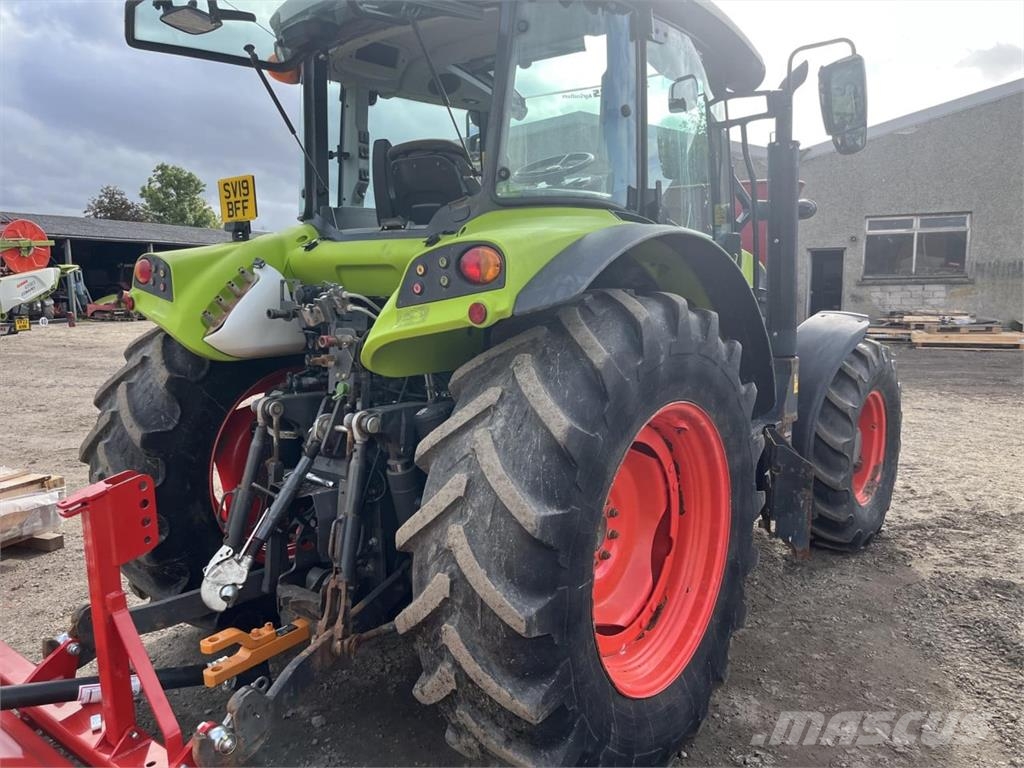 CLAAS ARION 430 Tractores