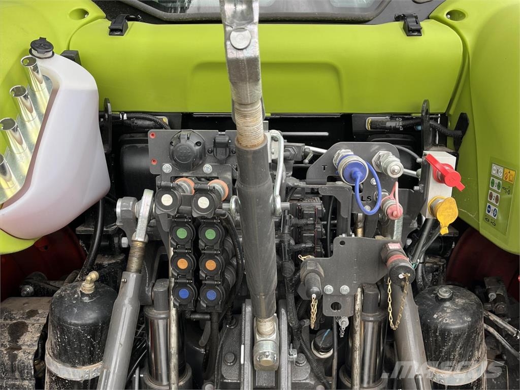 CLAAS ARION 470 CIS+ Tracteur