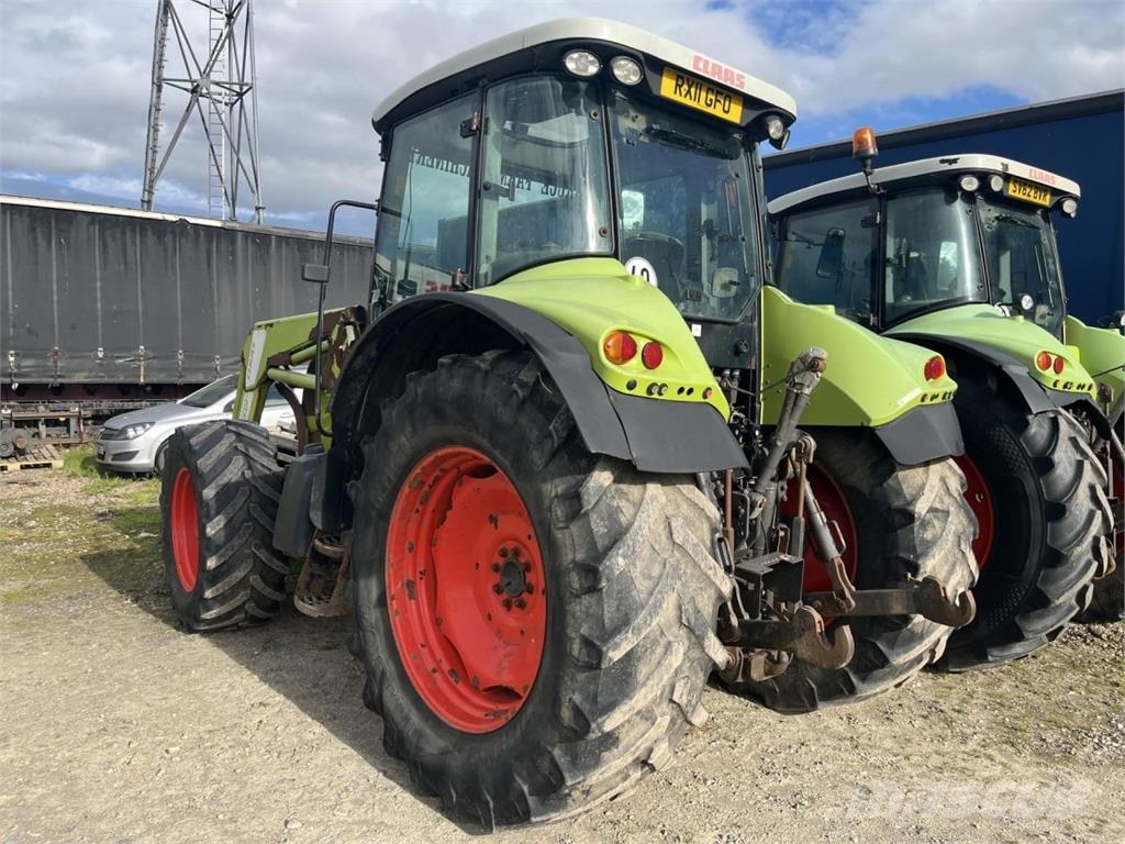 CLAAS ARION 620 Traktori