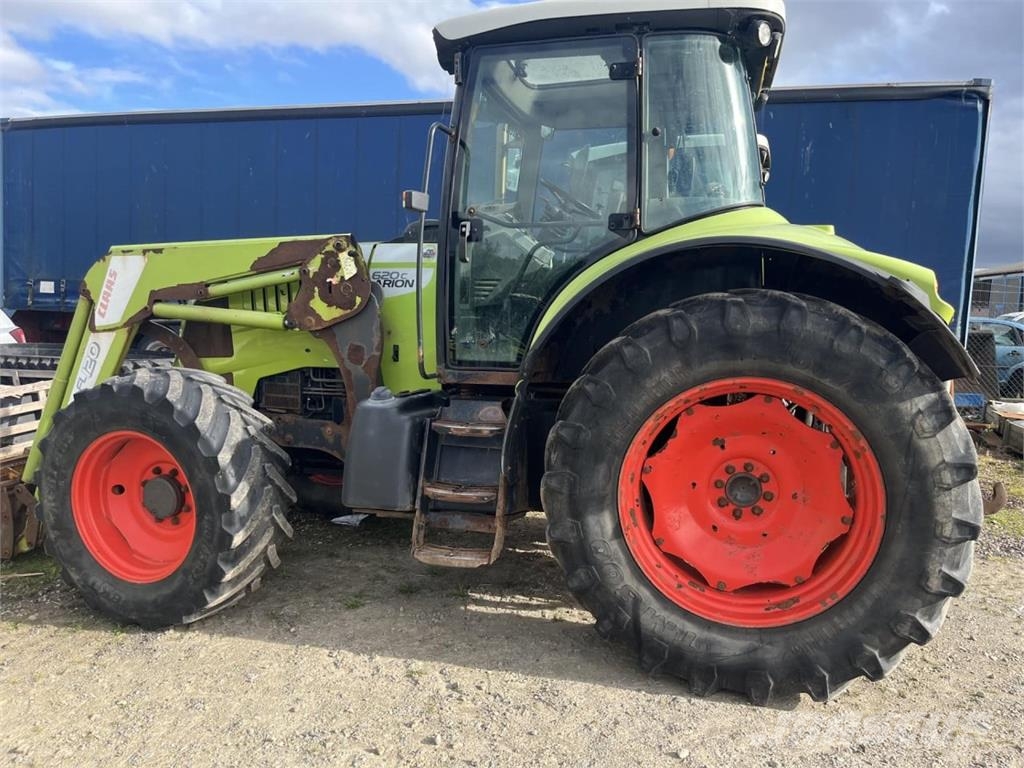 CLAAS ARION 620 Traktori