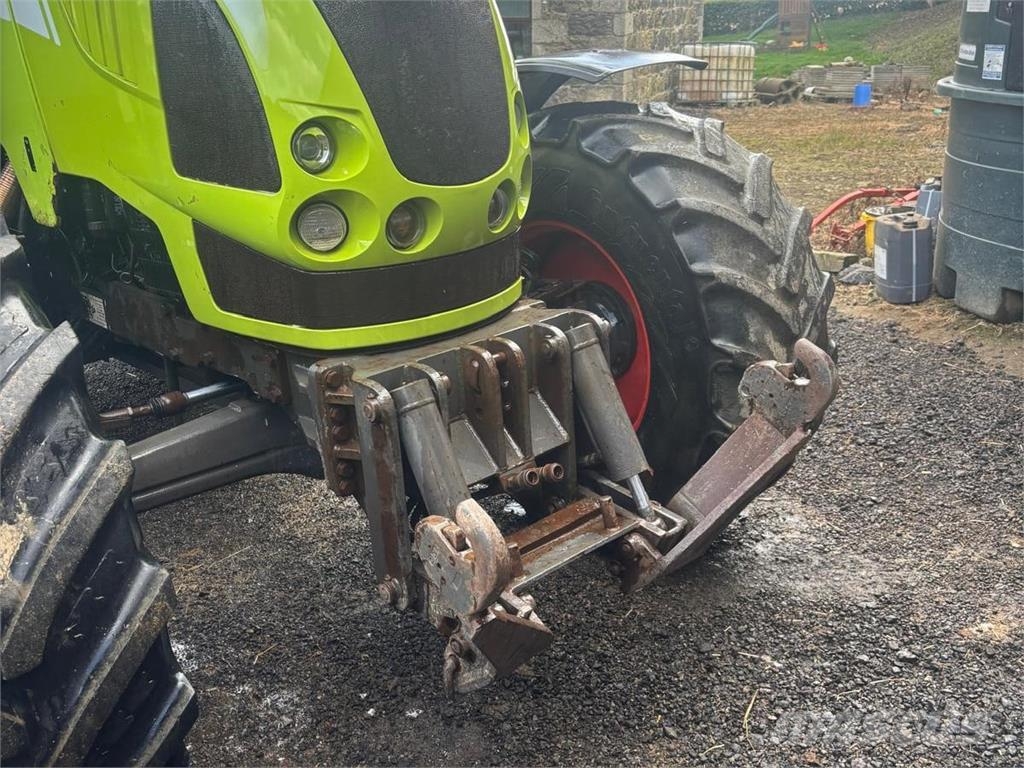 CLAAS ARION 630 Tractores