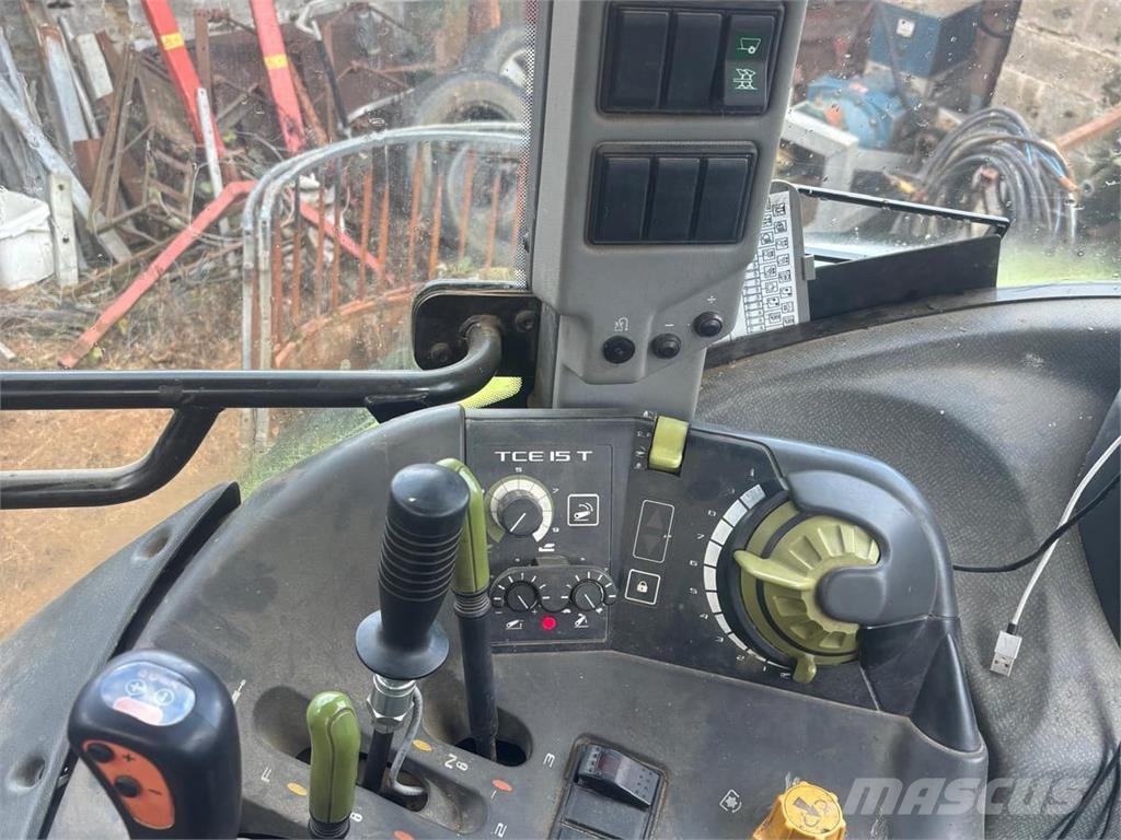 CLAAS ARION 630 Traktorit