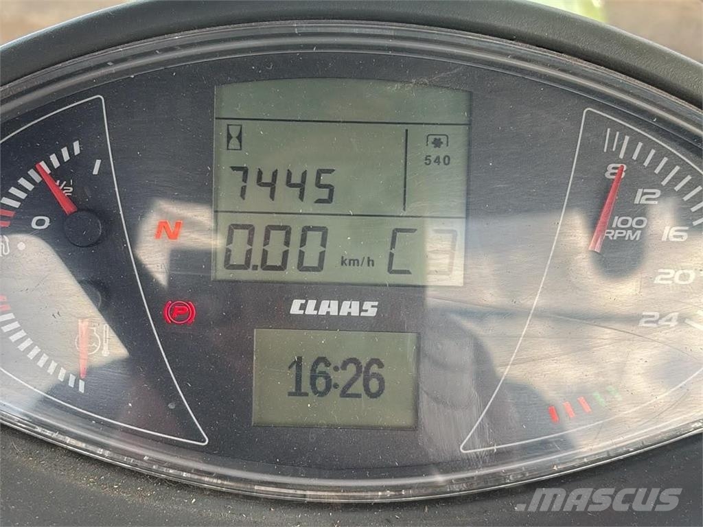 CLAAS ARION 640 Tratores