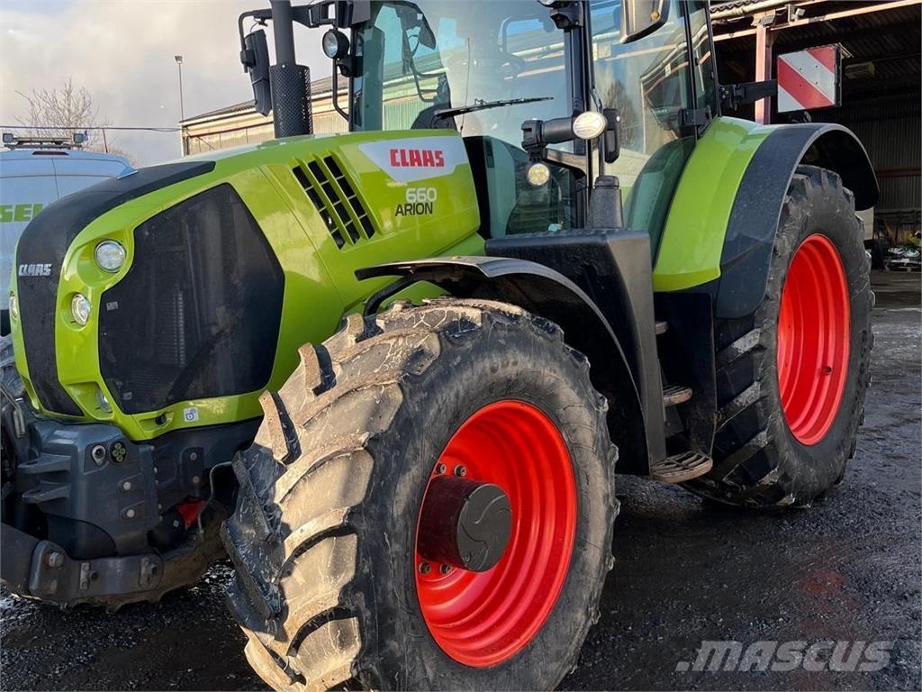 CLAAS ARION 660 Traktory
