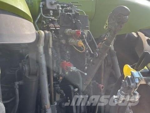 CLAAS AXION 850 Traktori