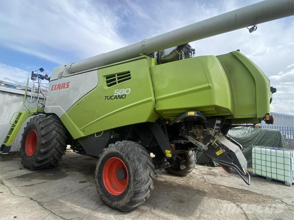 CLAAS TUCANO 580 4WD Combine harvesters
