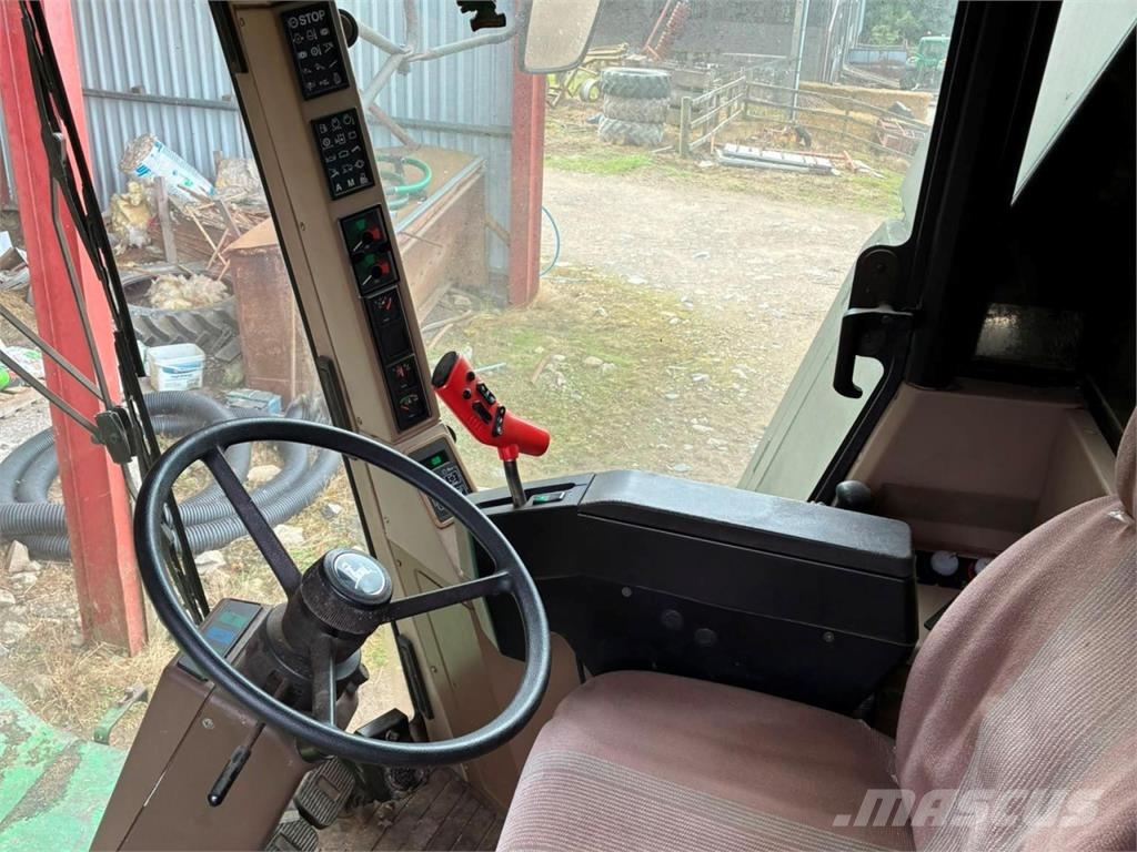 John Deere 2266 コンバイン