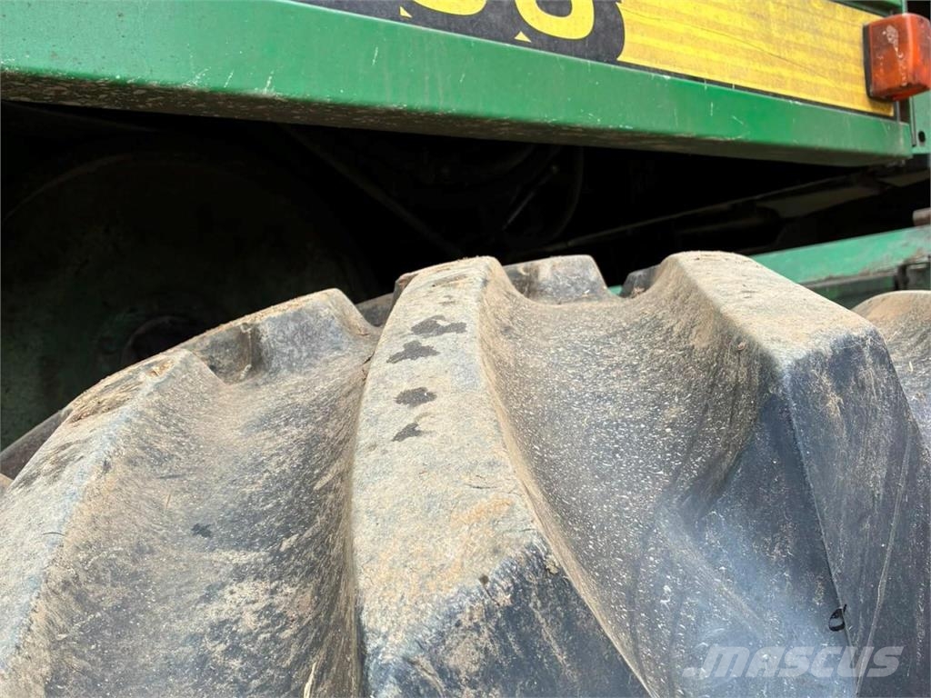John Deere 2266 Derliaus nuėmimo kombainai