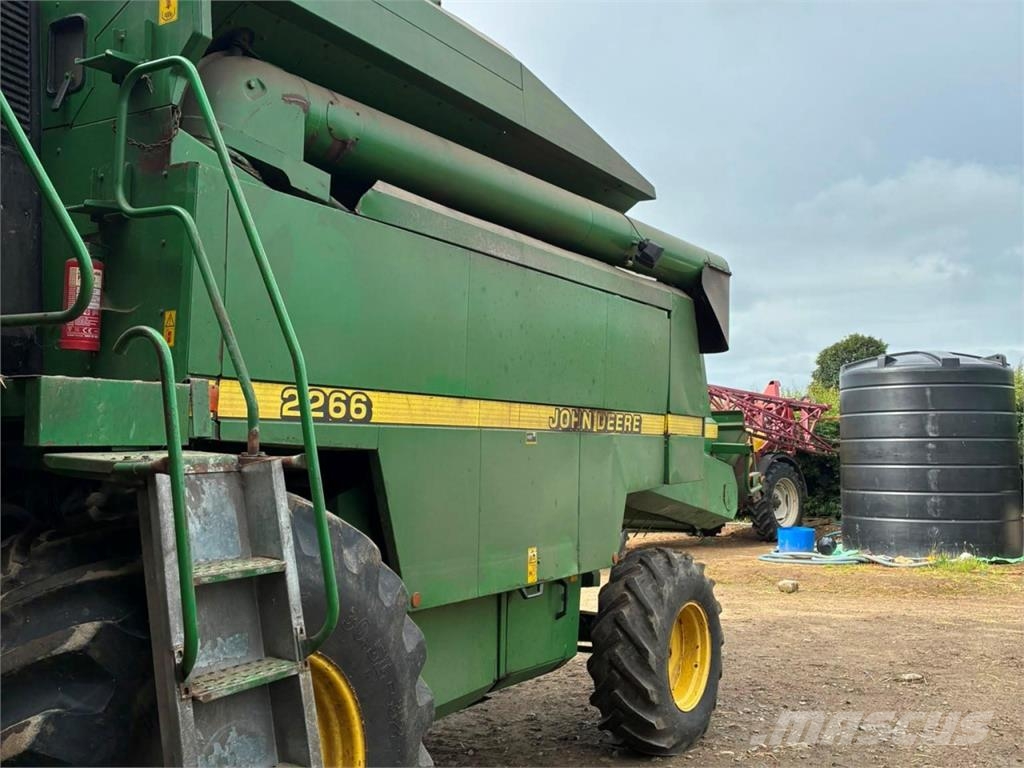 John Deere 2266 Derliaus nuėmimo kombainai