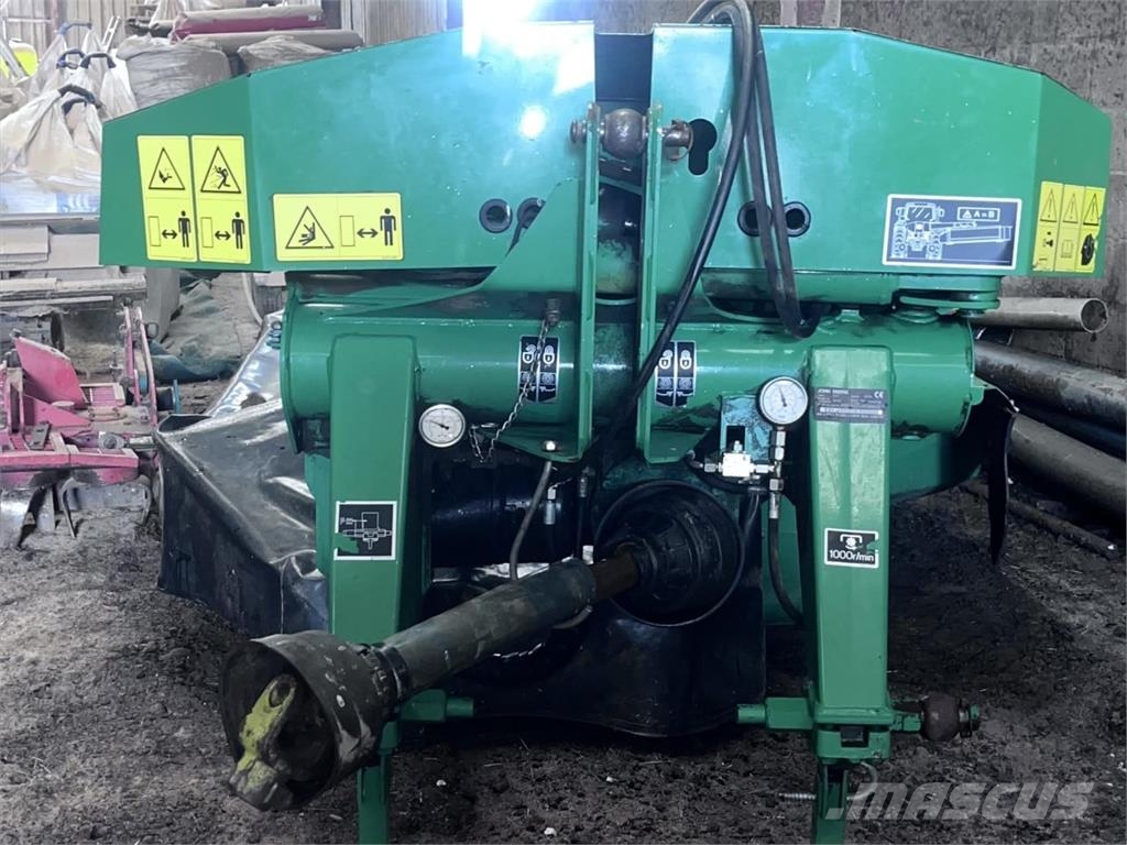 John Deere USED 331 MOWER CON حصادات الأعلاف