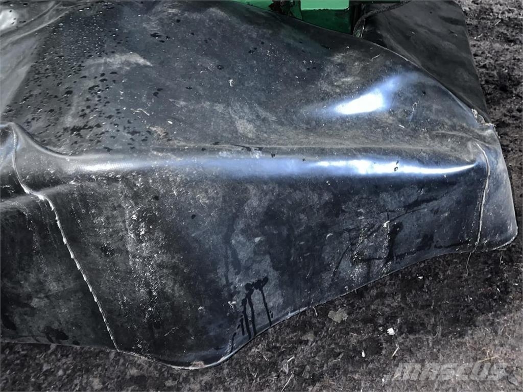 John Deere USED 331 MOWER CON حصادات الأعلاف