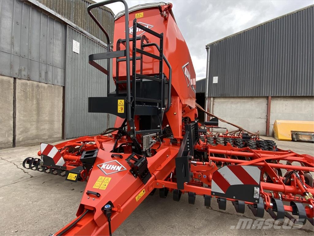 Kuhn ESPRO 6M ماكينات وملحقات زراعة أخرى