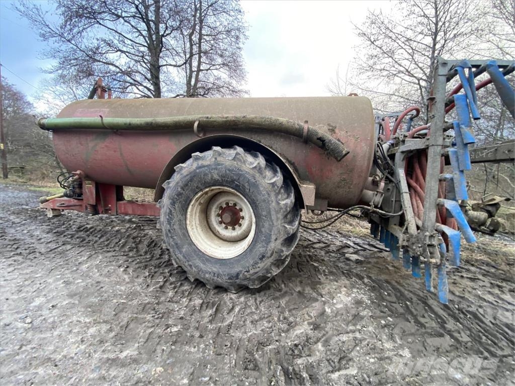 Misc. NC 2500 GALLON Mestverspreider