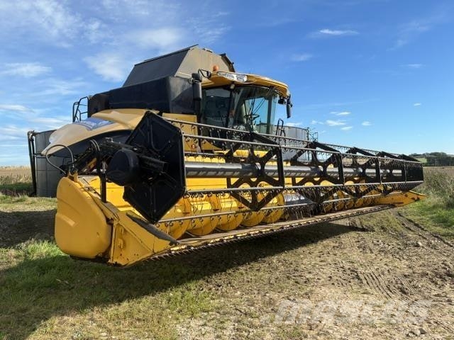 New Holland CR 9080 Combine harvesters