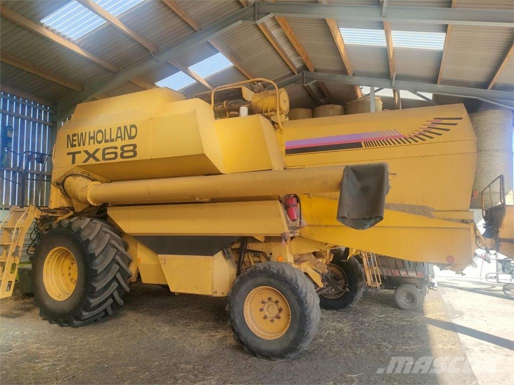 New Holland TX68 Combine harvesters
