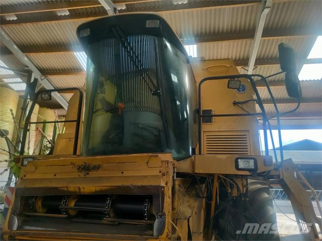 New Holland TX68 Combine harvesters