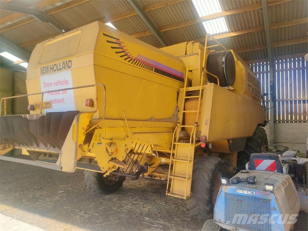 New Holland TX68 Derliaus nuėmimo kombainai