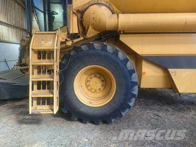 New Holland TX68 Derliaus nuėmimo kombainai