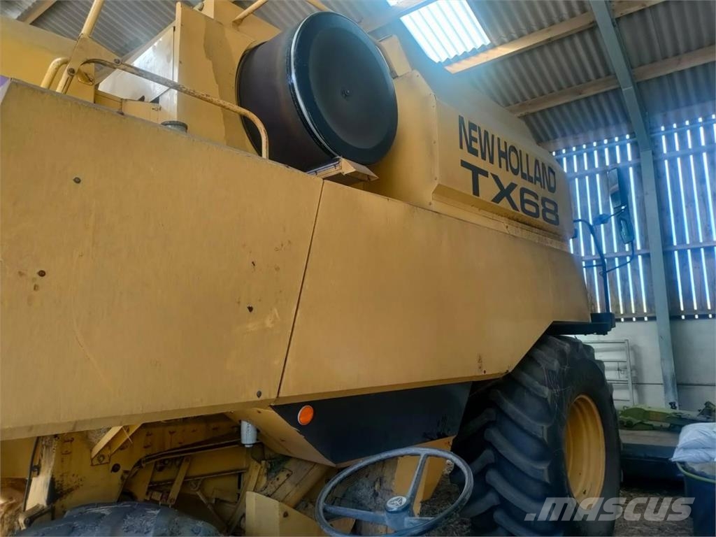 New Holland TX68 Derliaus nuėmimo kombainai