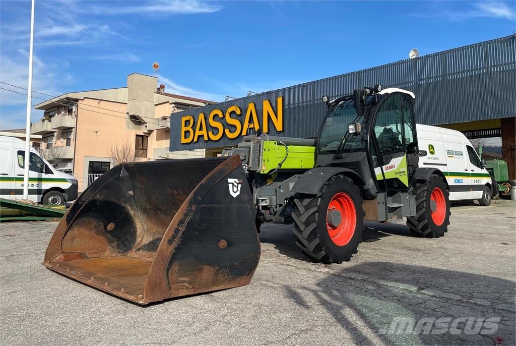 CLAAS TELESCOPICO SCORPION 10.33 特种挖掘机